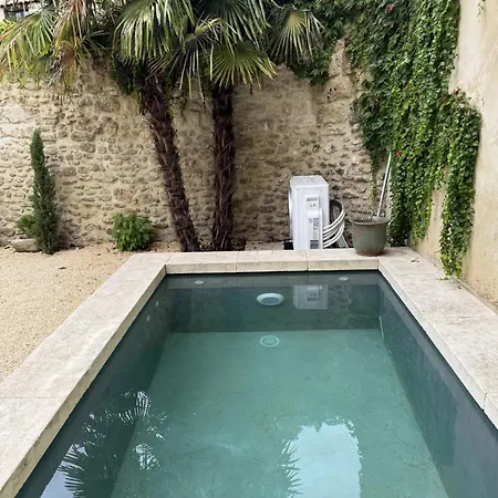 Uzes-la Maison Aux Petits Pas Uzès