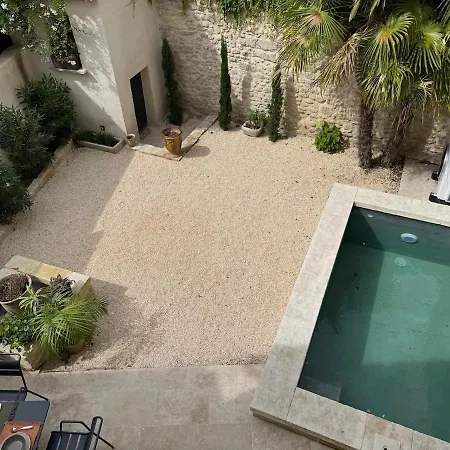 Uzes-la Maison Aux Petits Pas Nyaraló *