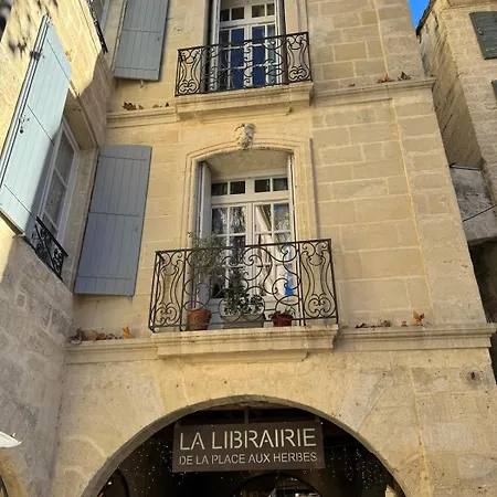Uzes-la Maison Aux Petits Pas Nyaraló