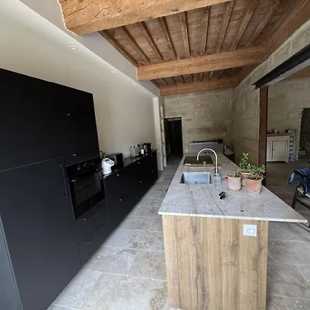 Uzes-la Maison Aux Petits Pas * Uzès