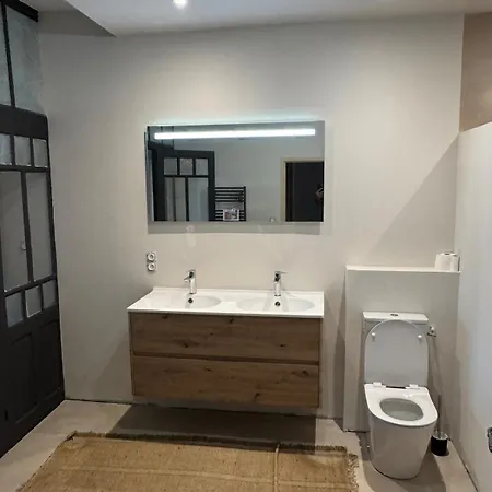 Uzes-la Maison Aux Petits Pas *