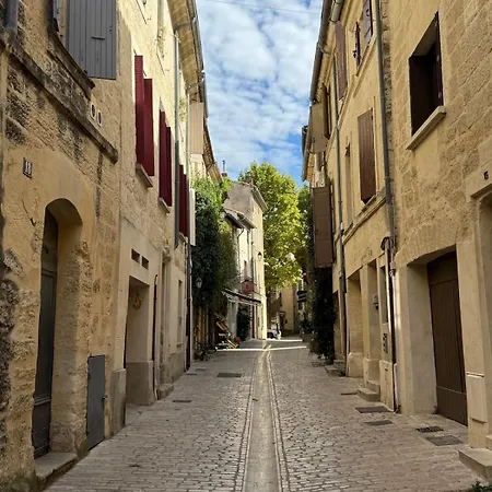 Uzes-la Maison Aux Petits Pas Uzès