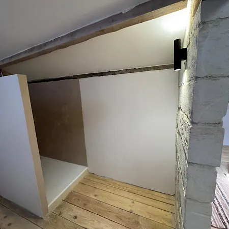 Uzes-la Maison Aux Petits Pas Uzès
