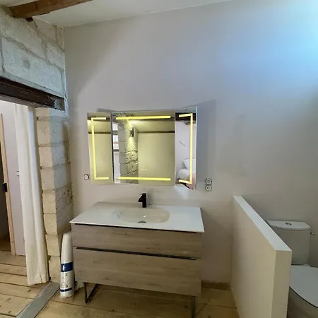 Uzes-la Maison Aux Petits Pas *