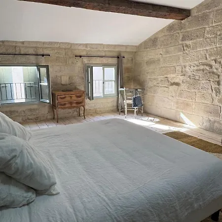Uzes-la Maison Aux Petits Pas
